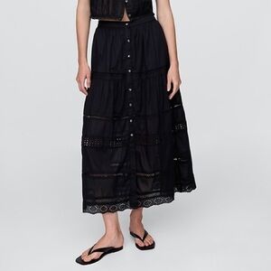 GAP Tiered Lace-Trim Maxi Skirt in Black, Size S